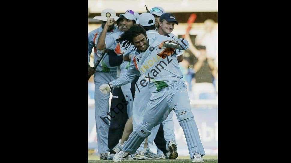 MS Dhoni قهرمانی هند در فینال جام جهانی T20 بر پاکستان در سال 2007 را جشن می گیرد. (منبع: توییتر) 
